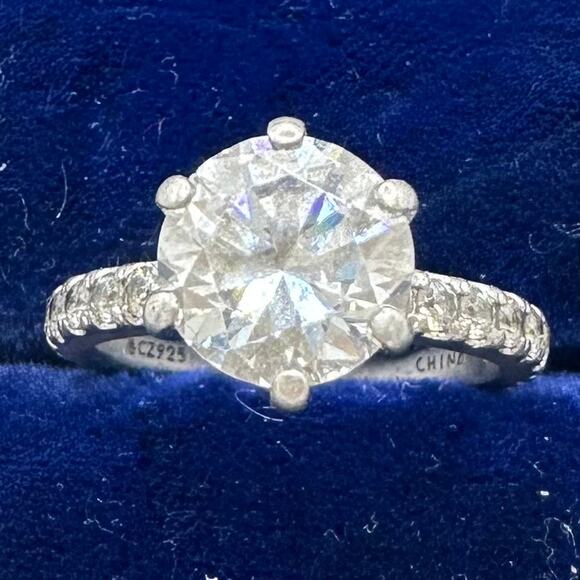 China 925 sterling silver cubic zirconia CZ half eternity solitaire ring size 4 - Picture 1 of 9